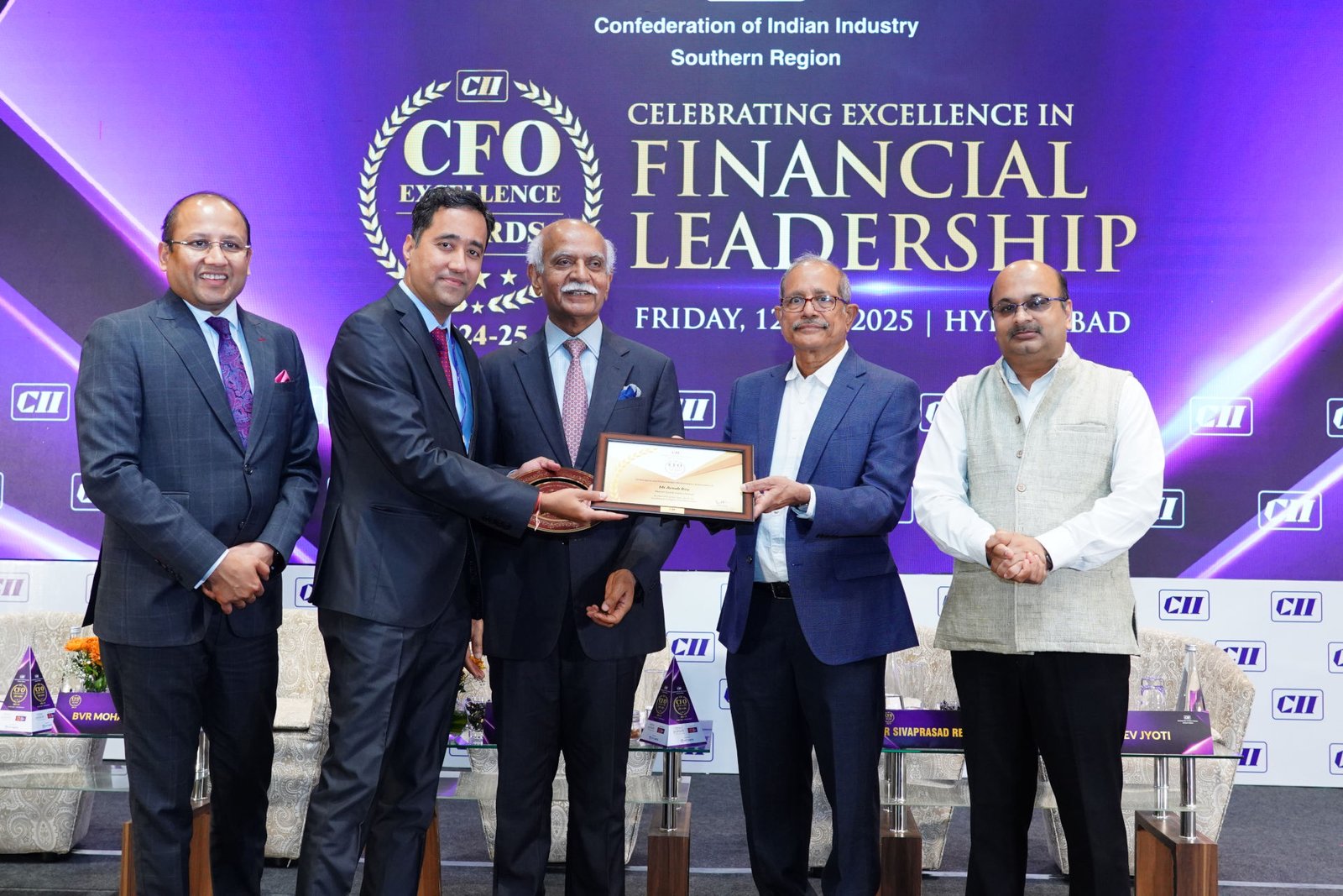 Mr Arnab Roy​​​